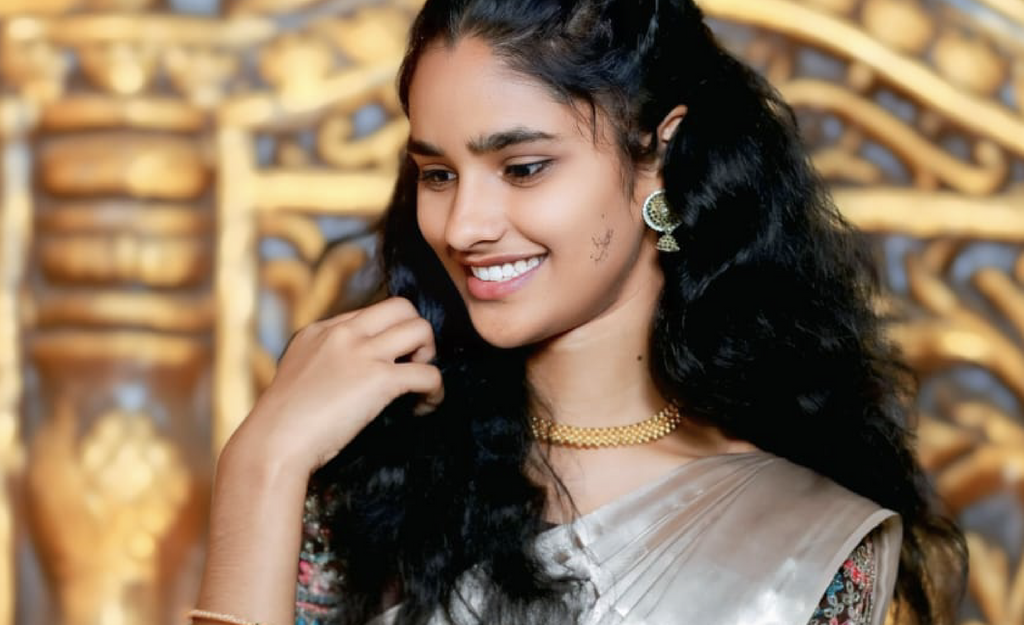 Light and Fashion: Sandhya's New Horizon